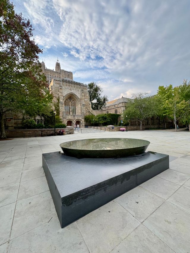 Picture of a building in New Haven Connecticut